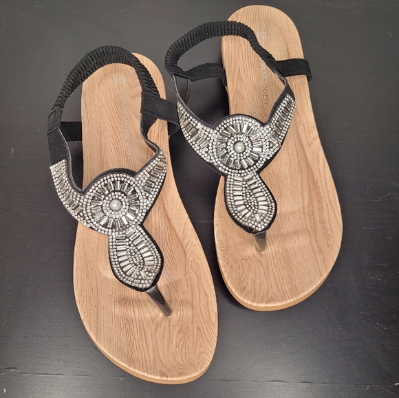 Streetwear Society Shoes - 🍒 4/$20 🍒 | NWOT | Sandles